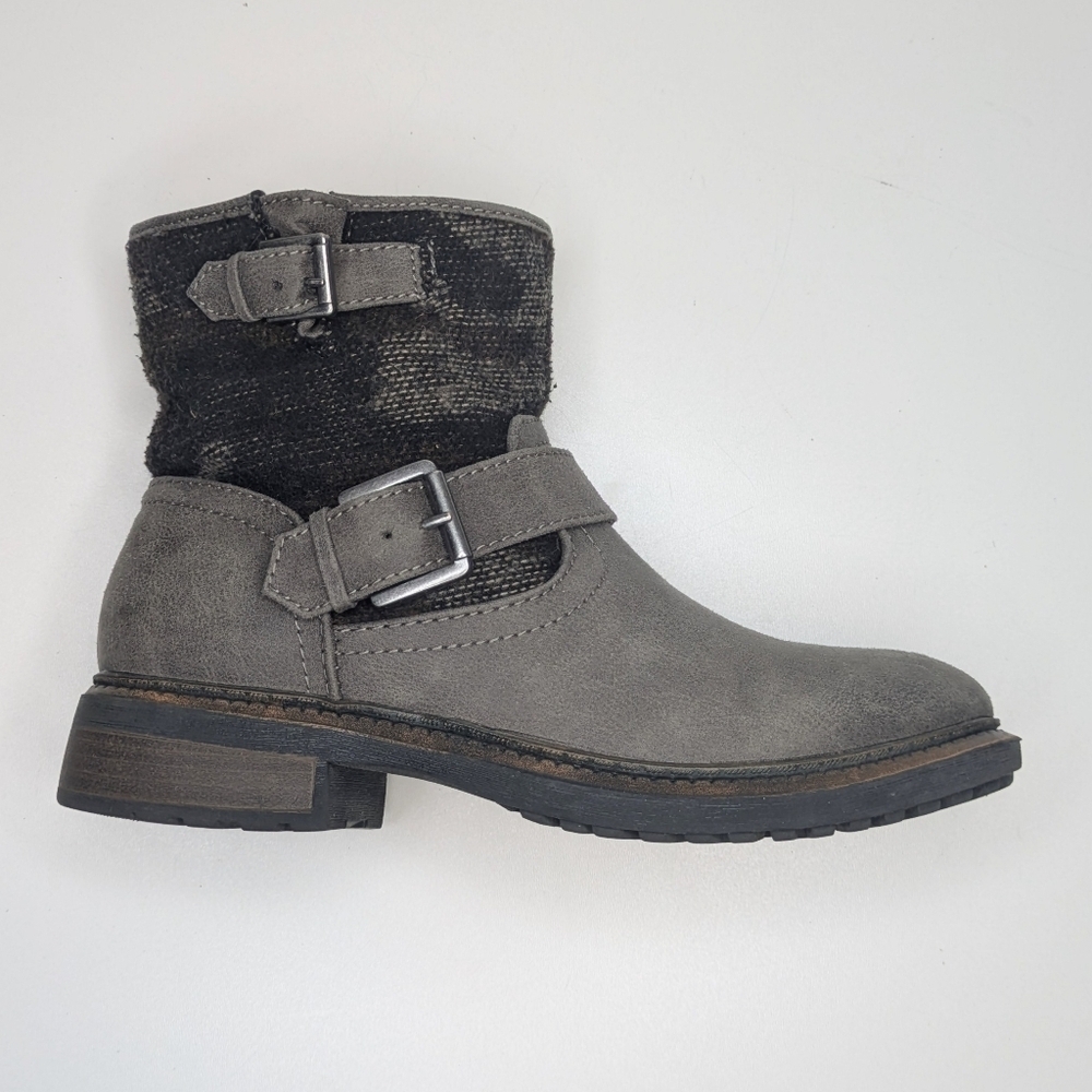 White Mountain Carlin Gray Suede Fabric Upper Low Calf Moto Biker Boots Size 7.5